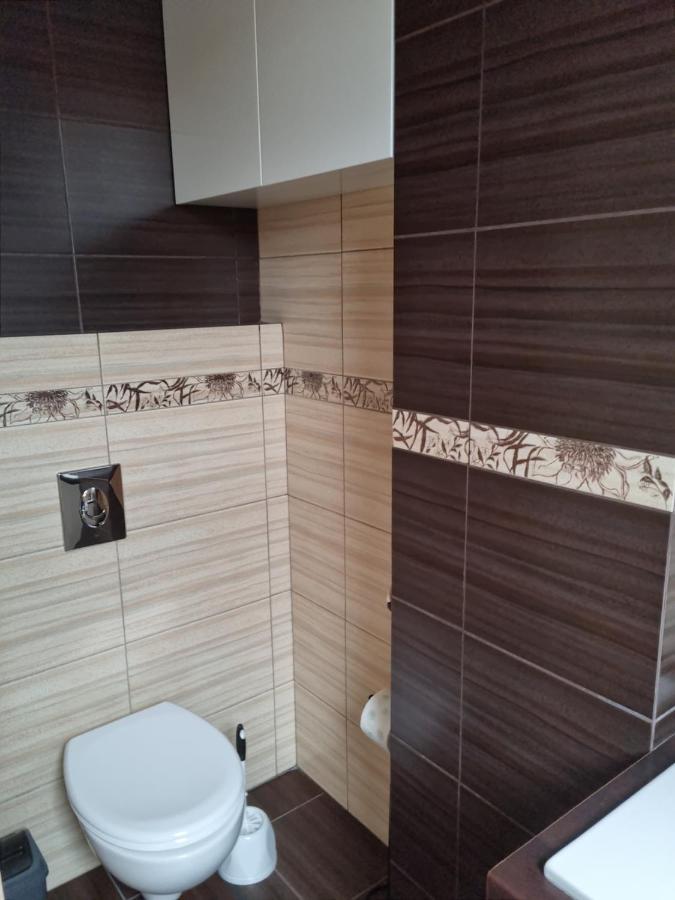 Apartament Mamert 尤斯托尼莫斯基 外观 照片